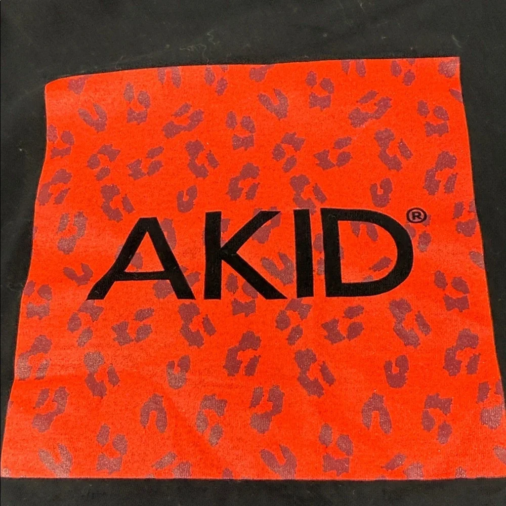 AKID Kid’s Black Crewneck T-Shirt - shirt sleeved Classic Comfort Tee size S